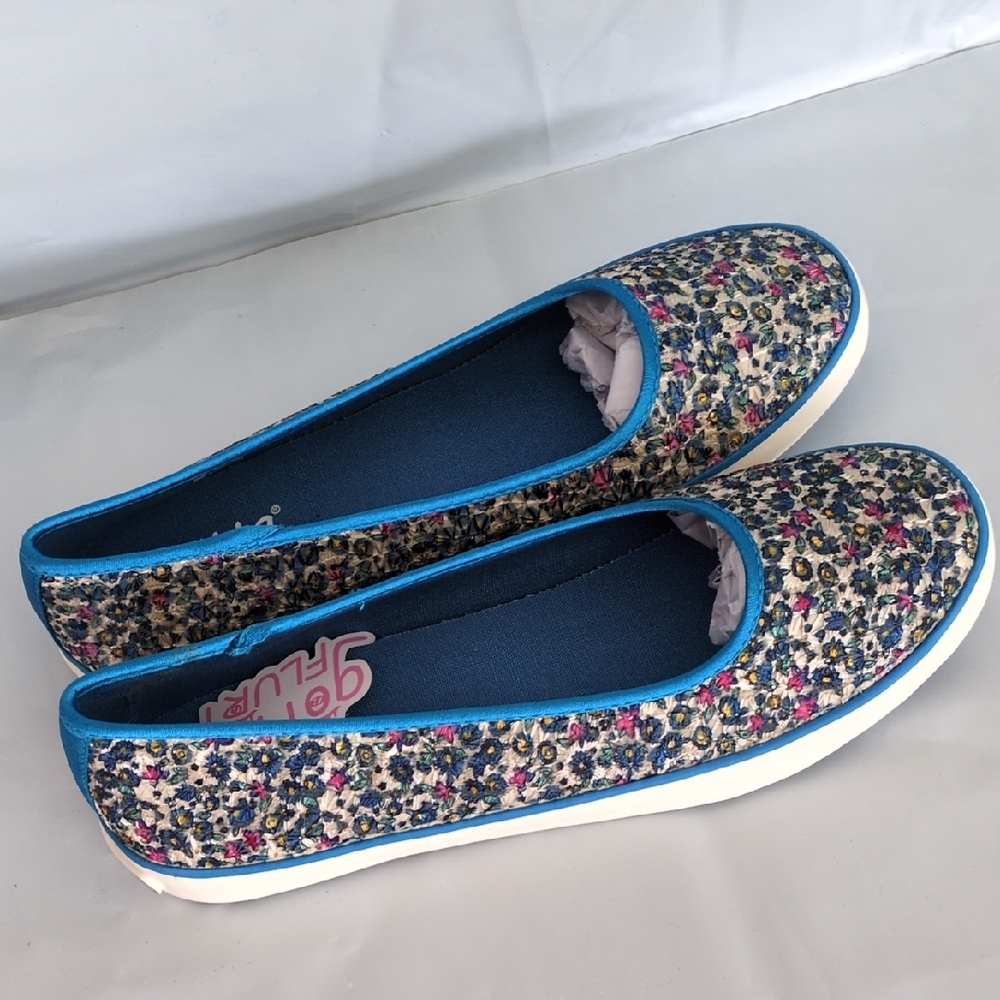 Gotta Flurt Women's Blue Embroidered‎ Floral Slip On Flats Size 8